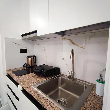 Comfort ゲストハウス 3*